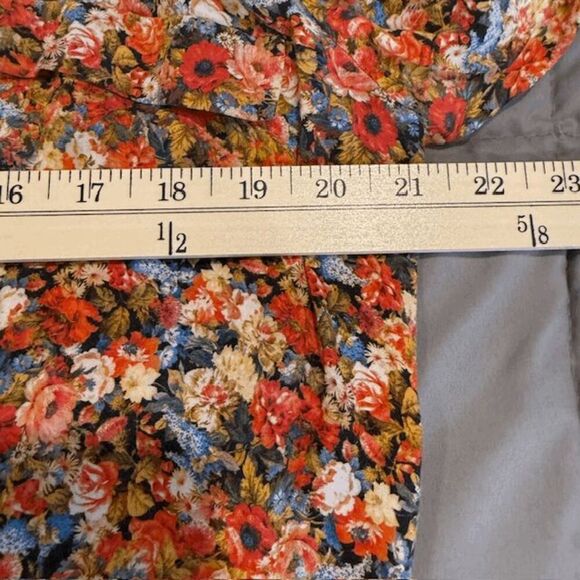 ZARA Floral Print Wrap Look Top High Low Hem Button or Roll Cuffs Size Medium - Picture 7 of 9